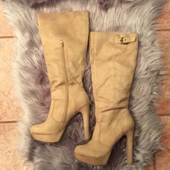 Suede -like Platform Heeled Boots - Picture 2 of 6